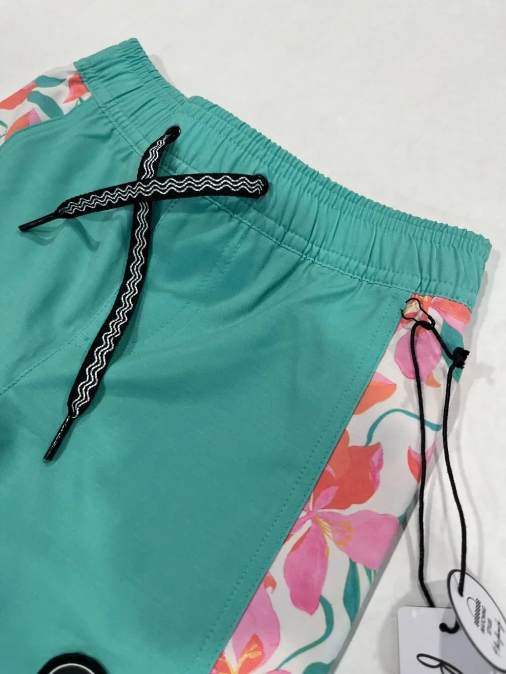 Boy - 4T - NWT Feather 4 Arrow Volley Swim Trunks in Bonita